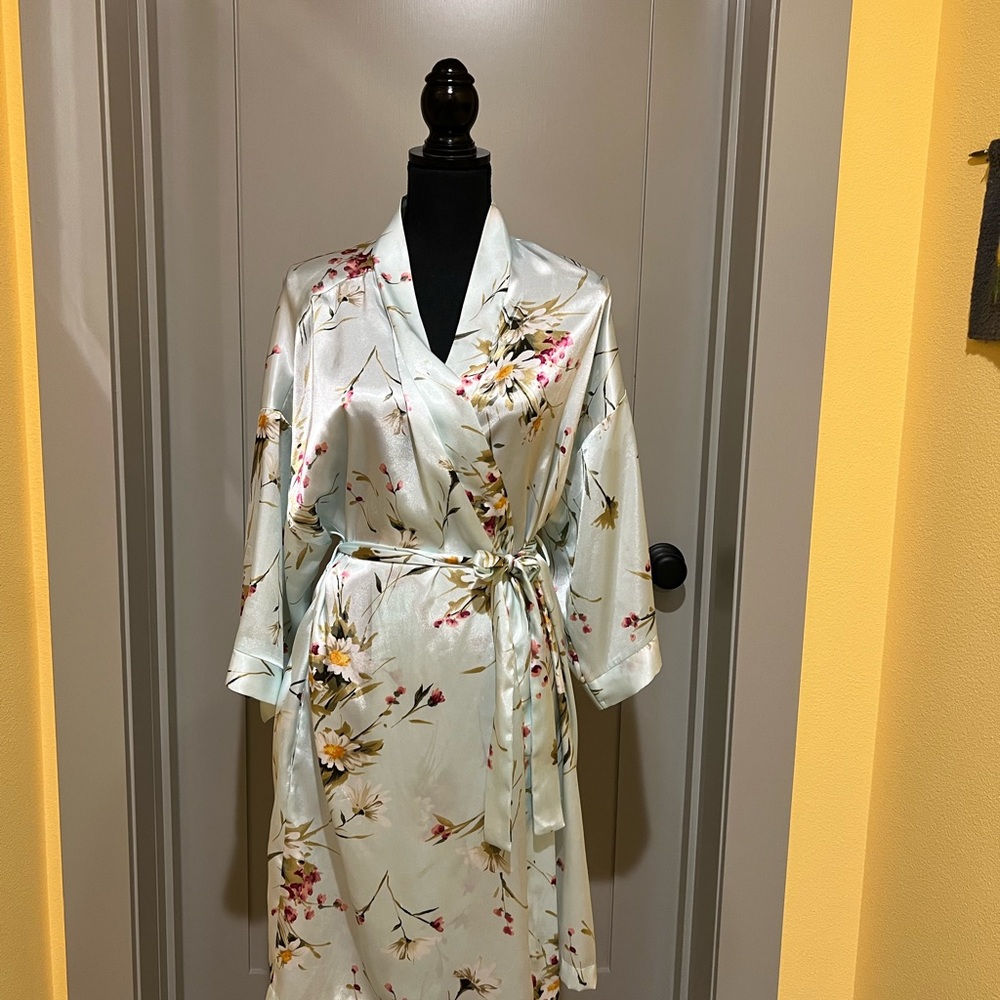 Floral Satin Robe - Cream